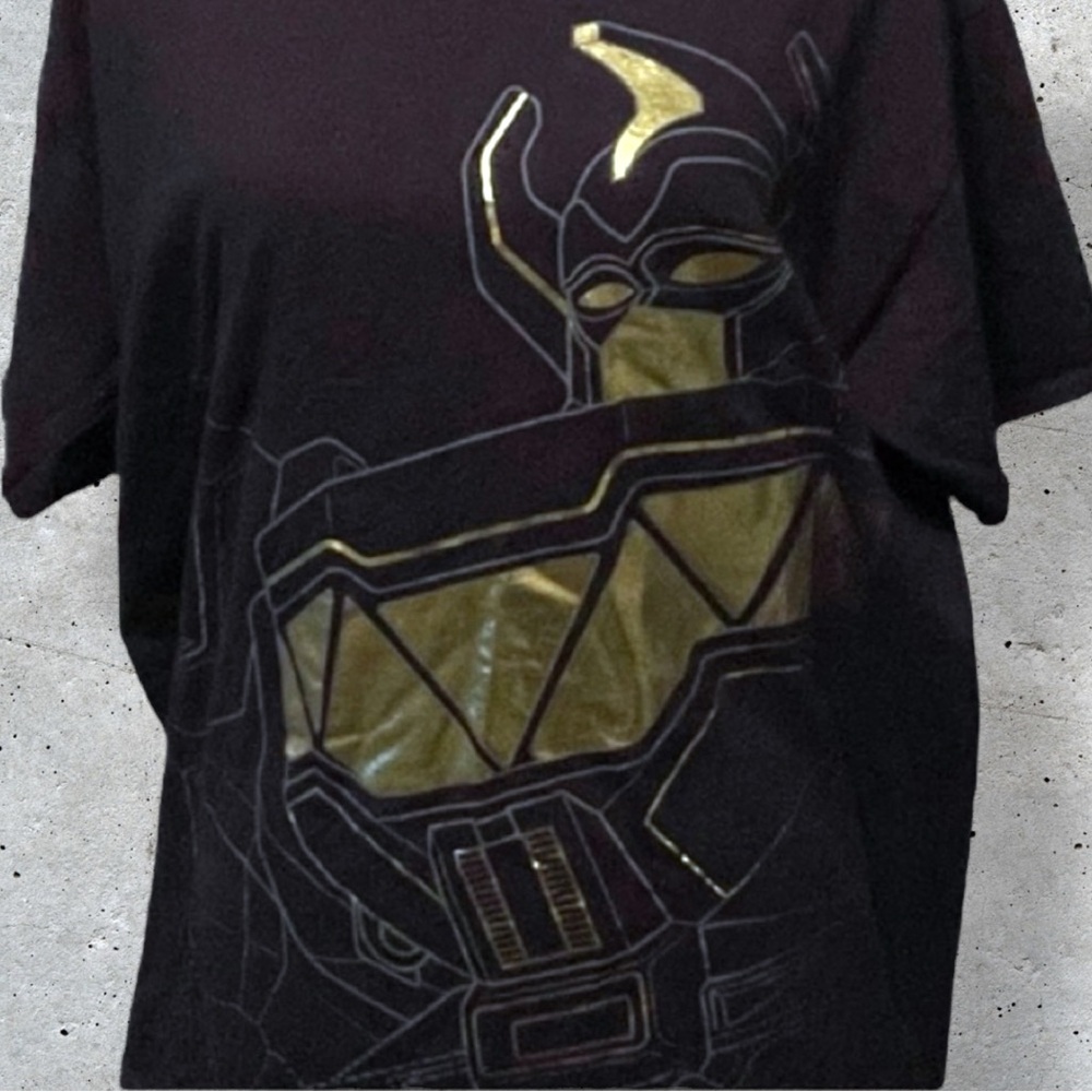 Loot Crate Exclusive Mighty Morphin Power Rangers Gold Foil Megazord T-shirt LG
